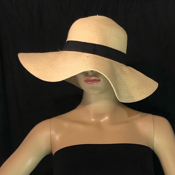 Floppy hat - Picture 3 of 3